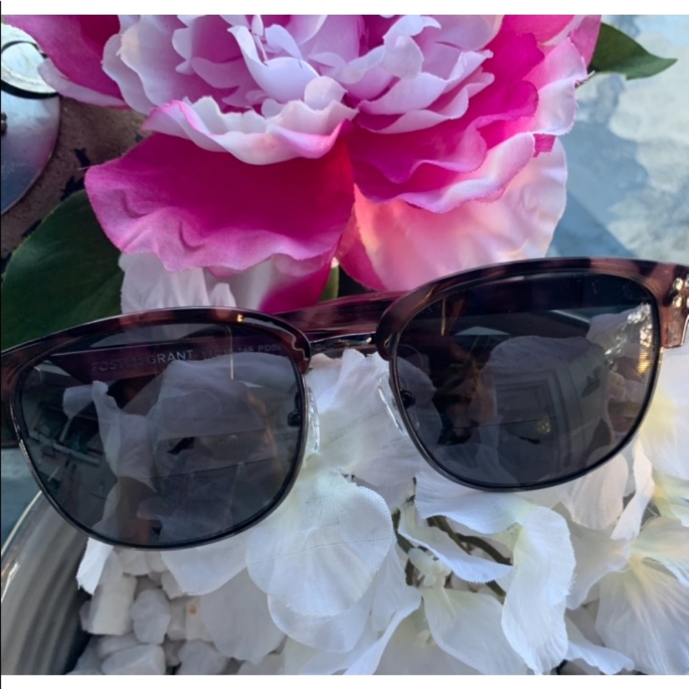 Foster Grant (+200) SunReaders “NWT” w/ carry case